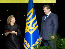 Viktor Yanukovych presents state awards