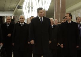 Viktor Yanukovich, Viktor Tikhonov and Aleksandr Popov