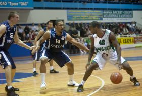 Artem Shvets, Andrew Washinghton Ortiseveinmi Efedzhuku