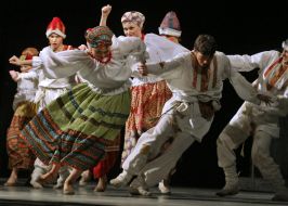 Performance ”Fairy-tale about a man of motley, who played a joke on seven men of motley”