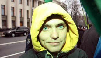 Participant of the picketing of Ukrainian Parliament