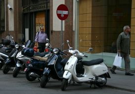 Parking for motor scooters