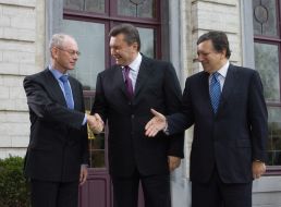 Viktor Yanukovich, Herman Van Rompuy and Jose Manuel Barrosu
