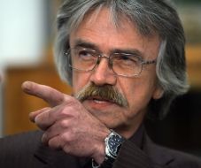 Микола Олійник