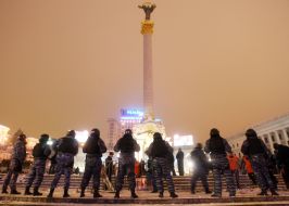 Демонтаж палаточного городка на Майдане Незалежности