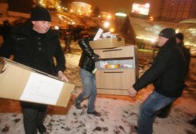 Демонтаж палаточного городка на Майдане Незалежности