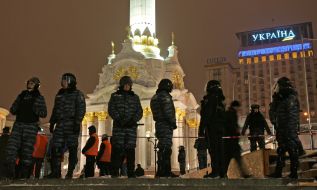 Демонтаж палаточного городка на Майдане Незалежности