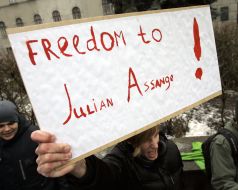 Action in support of the founder of Wikileaks