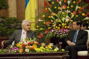 Vladimir Litvin and Nguyen Minh Triet