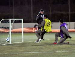 Douglas Costa and Oleksandr Kucher