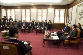 Vladimir Litvin and Pak Hi Te