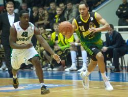 Орітсвеймі Гбубемі Ефеджуку та Джеремі Шаппел