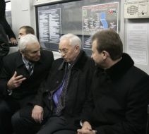 Nikolay Azarov, Vladimir Petrenko and Aleksandr Popov