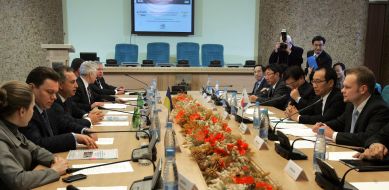 The ceremony of signing the contract