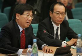 Chung Mong-Hook and Lee Yo Song