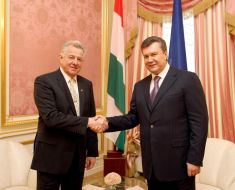 Pal Schmitt and Viktor Yanukovich