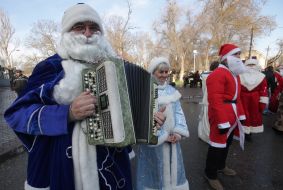 Grandfather Frosts with a bayan