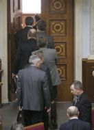 Депутати БЮТБ і НУНС покидають зал засідань