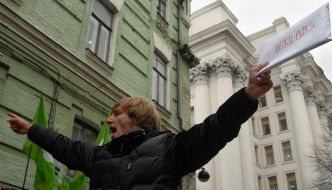 Participant of picket near the embassy of Great Britain