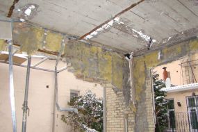 Разрушенный дом Дмитрия Павличенко