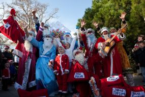 Участники ”Мороз-парада” в Ялте