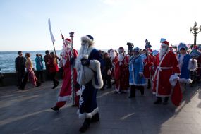 Участники ”Мороз-парада” в Ялте