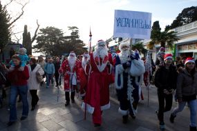 Участники ”Мороз-парада” в Ялте