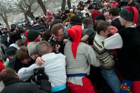 Fight ”wall on a wall”