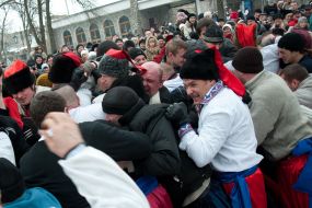 Fight ”wall on a wall”