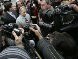 Yuliya Timoshenko speaks with journalists
