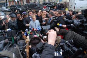 Yuliya Timoshenko speaks with journalists