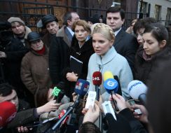 Юлія Тимошенко спілкується з журналістами