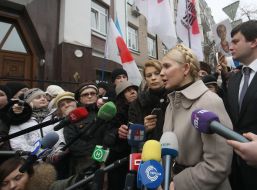Юлія Тимошенко спілкується з журналістами