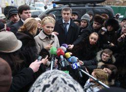 Юлія Тимошенко спілкується з журналістами