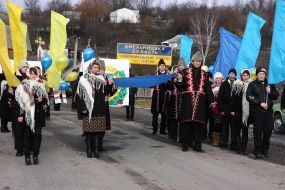 Учасники акції ”Збруч - ріка єднання!”