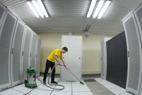 VOLYA company date-center employee