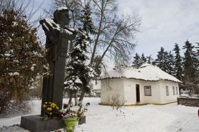 Monument to Pavel Tychina