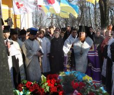Participants of funeral service