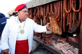 Колбаса и мясная продукция