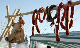 Колбаса и мясная продукция