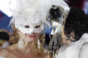 Karnavaliya ball-masquerade