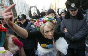 Activist of FEMEN womanish motion