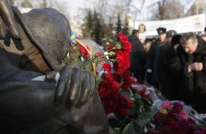 Laying-on of flowers ceremony