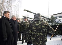 Viktor Yanukovich and Mihail Yezhel