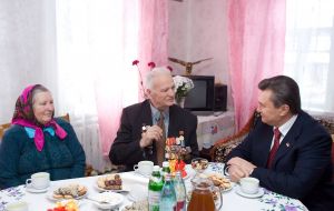 Viktor Yanukovich, Nikolay Otrokh and Nadezhda Otrokh