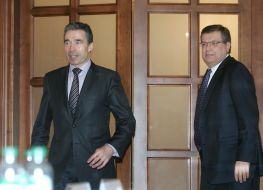 Костянтин Грищенко та Андерс Фог Расмуссен