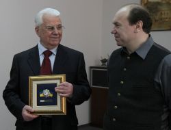 Leonid Kravchuk and Viktor Leonenko