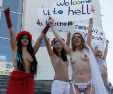 Активистки женского движения FEMEN