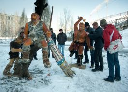 Figures of the Neanderthal men