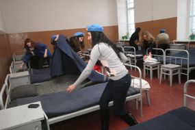 Участницы акции "Один день в армии, или госпожа-солдат"